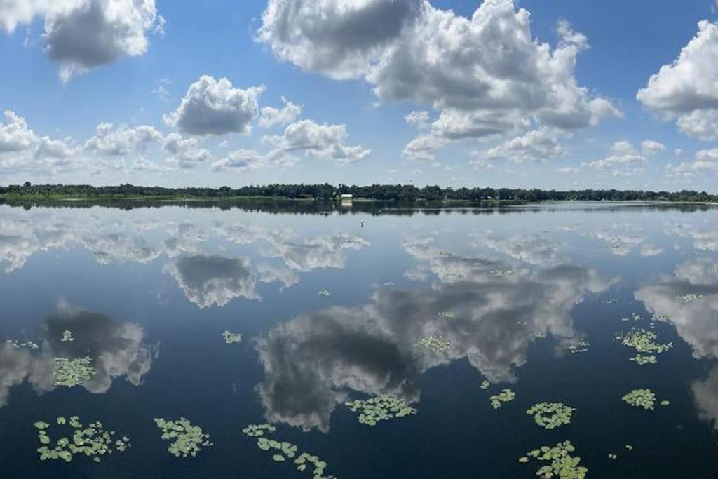 Lake Valrico'S Camelot Court With Heated Pool & Access To Private Lake Екстериор снимка