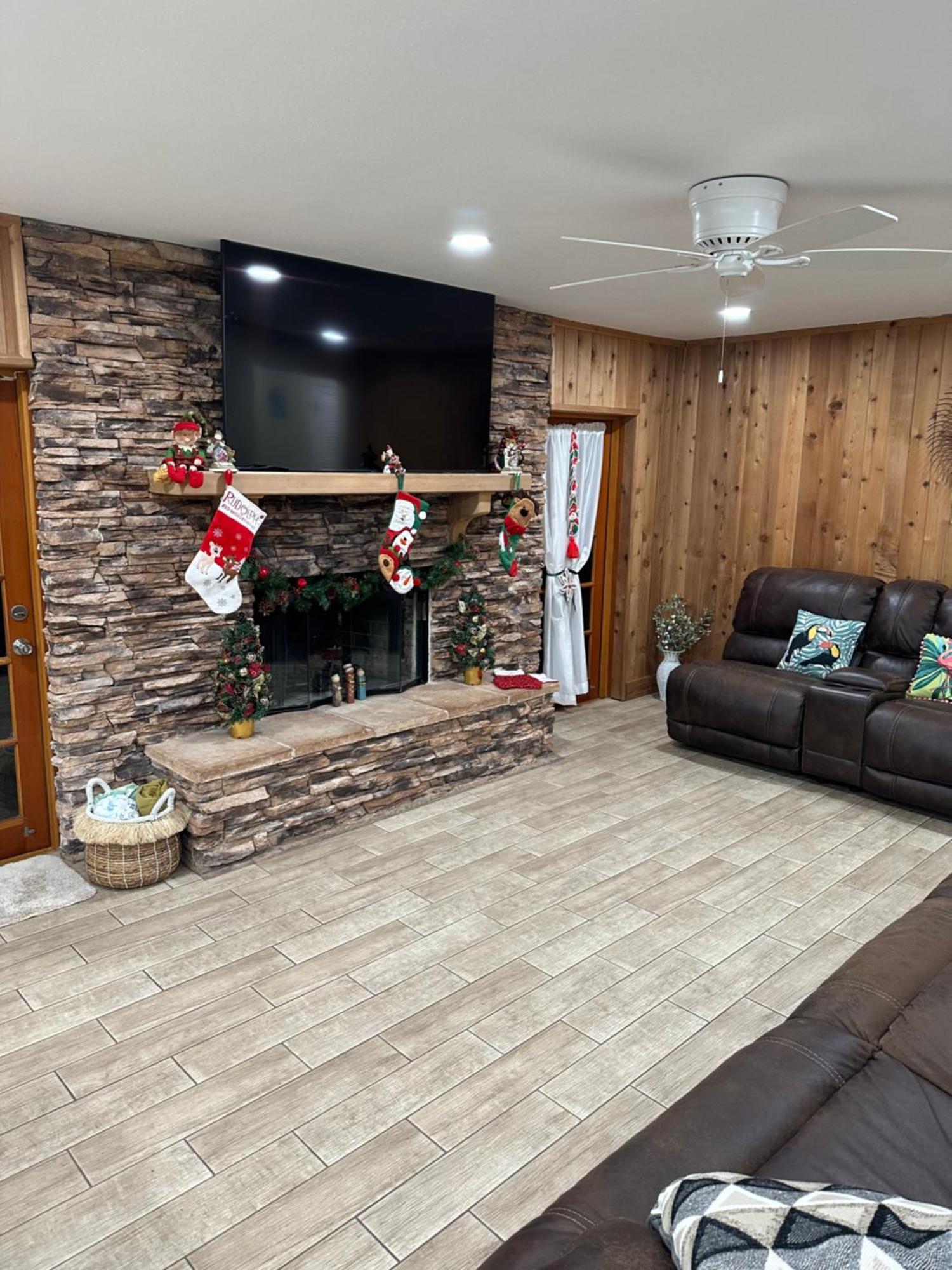 Lake Valrico'S Camelot Court With Heated Pool & Access To Private Lake Екстериор снимка